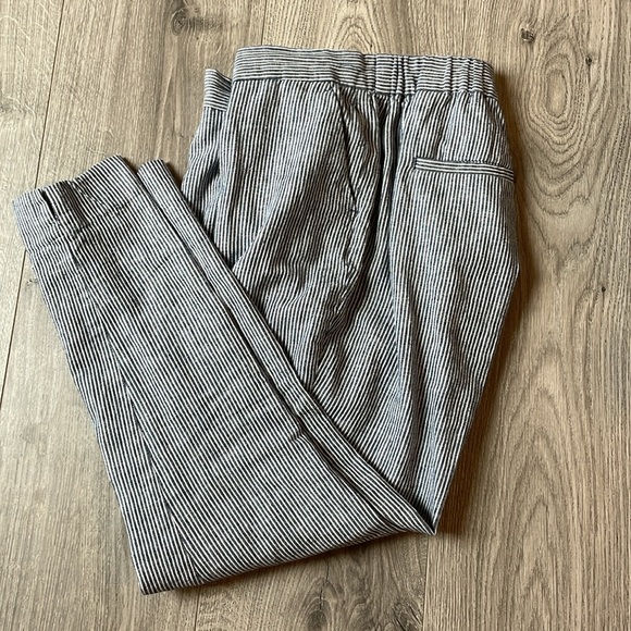 Banana Republic, HAYDEN Pinstriped Blue & White Summer Ankle Pant . - Picture 6 of 10